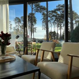Traumhaftes Ferienhaus am See am Lübbesee in Templin，位于滕普林的酒店