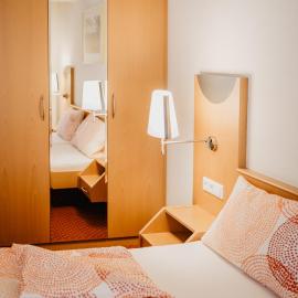 Hotel Garni Stube，位于Königschaffhausen的酒店