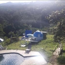 Glamping y Cabañas Alpina，位于布加的酒店