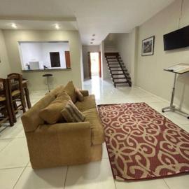 Duplex Aeropuerto c/cochera cerrada，位于Luque的酒店