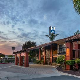 Best Western Americana Inn，位于圣易西铎的酒店