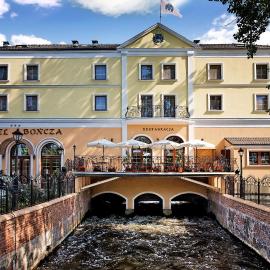 Hotel Bończa,位于什切青的酒店