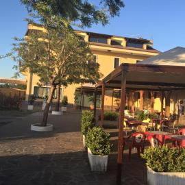 hotel la fenice,位于罗萨尔诺的酒店