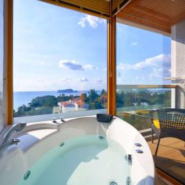 GoldOne Hotel & Suites，位于西归浦市的酒店