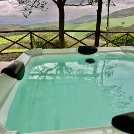 Romantic love-nest villa Spa in Beautiful Umbria，位于Montecchio的酒店