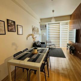 K&K The Modern Crib at Holland Park Condo Southwoods City，位于Biñan的酒店