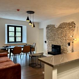 Cacele - La croisette 5 appartementen en 6 tweepersoonskamers met jacuzzi，位于瑟穆瓦河畔夫雷斯的酒店