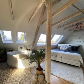 Wellness Suiten mit Whirlpool am Stadtrand von Essen，位于埃森的酒店