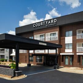 Courtyard by Marriott Charlotte Matthews，位于马修斯的酒店
