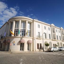 Hotel Castillo，位于帕尔马德尔里奥的酒店