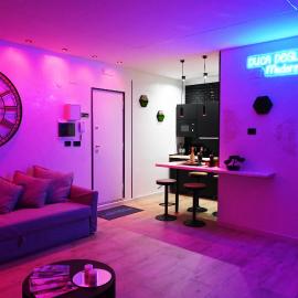 DUCA DEGLI ABRUZZI Modern House LUXURY RELAX - VICINO AEROPORTO SALENTO - CHECK IN H24 with private Parking，位于布林迪西的酒店