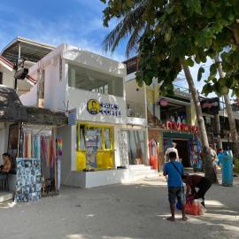 Sunvilla beachfront hotel，位于长滩岛的酒店
