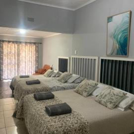 Victoria Oaks Beaufort West Guesthouse，位于博福特西的酒店