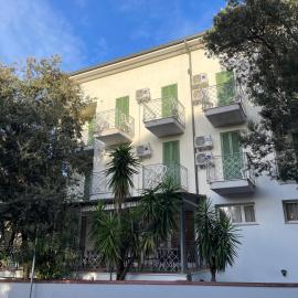 Hotel l'Etrusco - San Vincenzo，位于圣温琴佐的酒店