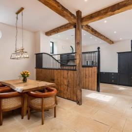 Merlins stables-country retreat - Pass the Keys，位于Brill的酒店