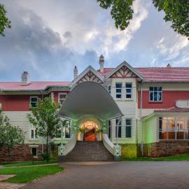 Holiday Inn - Johannesburg Sunnyside Park by IHG,位于约翰内斯堡的酒店