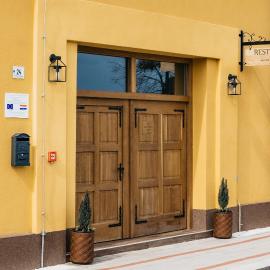 Pansion Mihića dvori，位于Babina Greda的酒店