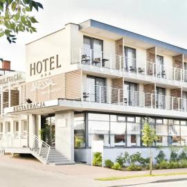 Hotel Messa，位于弗瓦迪斯瓦沃沃的酒店