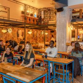 Villa Saint Exupery Beach Hostel，位于尼斯的酒店