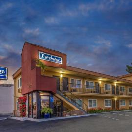 Travelodge by Wyndham Burbank-Glendale，位于伯班克的酒店