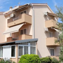 Rooms-Sobe Haus Magdalena Krk，位于克尔克的酒店