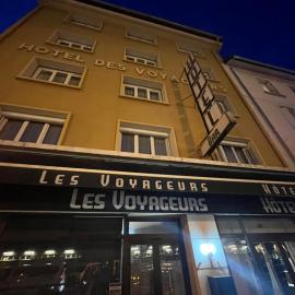 Hotel Les Voyageurs，位于莫达讷的酒店