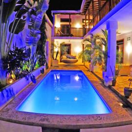 Hotel and Coffe Azul，位于莱昂的酒店