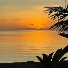Rangiroa Sunny House，位于阿瓦托鲁的酒店