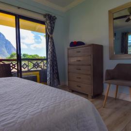 Apartment Soleil 2 mins Walk to Beach, Town and Soufriere Attractions，位于苏弗里耶尔的酒店