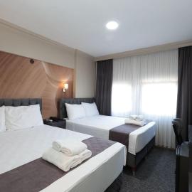 BURSA LOYAL CiTY HOTEL，位于伯萨的酒店