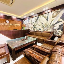 Khách Sạn Châu Long FLC Sầm Sơn，位于岑山的酒店