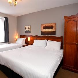 Original White Hart, Ringwood by Marston's Inns，位于灵伍德的酒店