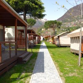 Glamping Italia 90 Mobilhomes & Lodges，位于多马索的酒店