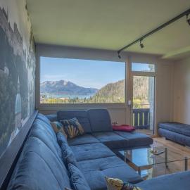 Wolfgangsee Appartements - Panorama Blick, Parkplatz, Balkon，位于施特罗布尔的酒店