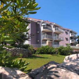Apartmani Marija Klimno A，位于科里米诺的酒店