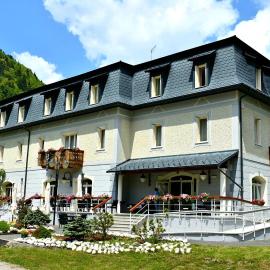 Hotel Saisera，位于瓦尔布鲁纳的酒店