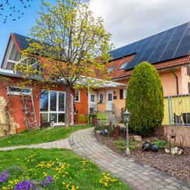 Hotel & Gästehaus Im Ziegelweg KLIMATISIERT Eintrittskarten für den Europa-Park erhalten Sie garantiert über uns，位于鲁斯特的酒店
