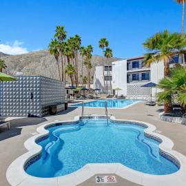 The Dunes Hotel (Palm Springs)，位于棕榈泉的酒店