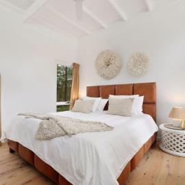Bungalow 127 at Avalon pde, 800m walk to beach，位于Avalon的酒店
