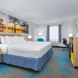Days Inn & Suites by Wyndham Cabot，位于Cabot的酒店