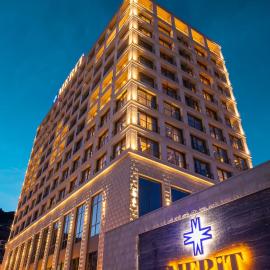 Merit Starlit Hotel & Residences，位于布德瓦的酒店