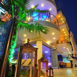 Panorama Inn Hotel，位于帕拉利亚卡泰里尼斯的酒店