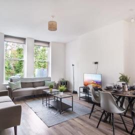 Spacious 3 Bed Apartment in Waterloo Liverpool，位于锡福斯的酒店