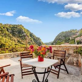 Stemnitsa Stone Residence - Cosy Mountain Escape，位于斯特姆尼察的酒店