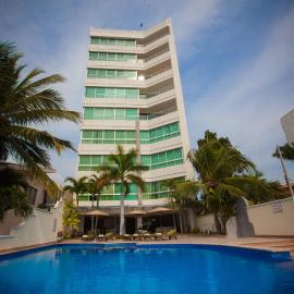 Banderas Suites，位于布塞里亚斯的酒店