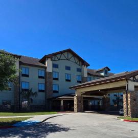 Comfort Inn & Suites Beeville，位于Beeville的酒店