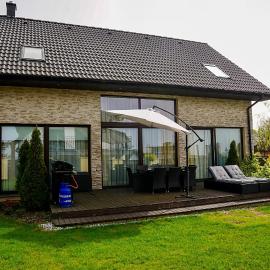 Sunny House by Baltic Home，位于Lubin的酒店