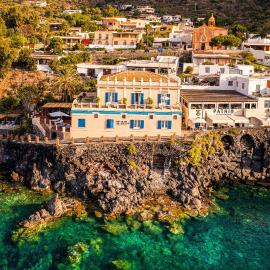 Hotel L'Ariana ISOLE EOLIE - UNA Esperienze，位于雷妮的酒店