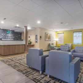 Quality Inn & Suites Windsor - Downtown，位于温莎的酒店