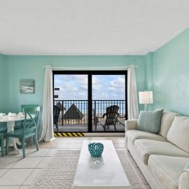 Aquamarine Suite at Sunglow Resort by Brightwild